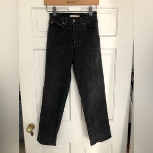 Levi's Ribcage Straight Ankle Jeans in Washed Black